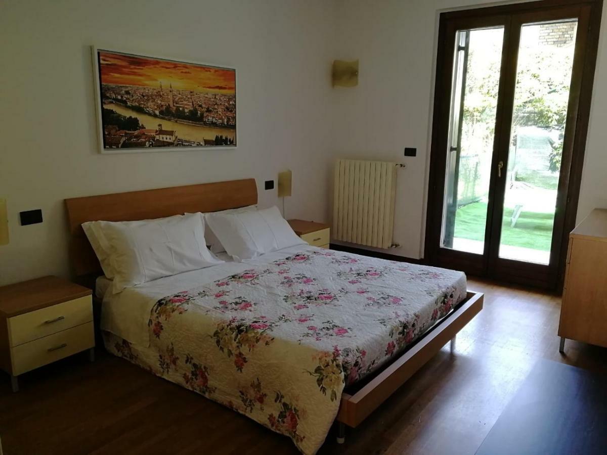 Home Sweet Home Castelnuovo del Garda Bagian luar foto